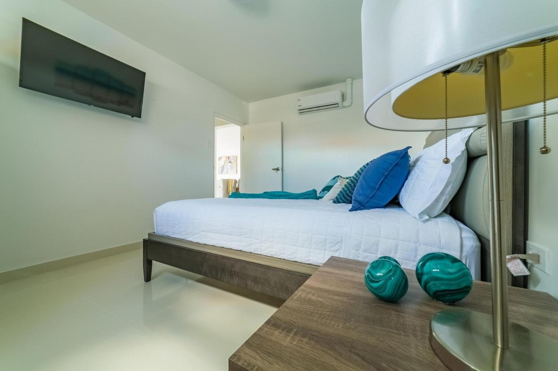 Koyari Modern Condos 9Br 7Ba Sleeps 26 W/ Pool And Roof Deck Палм Бич Экстерьер фото