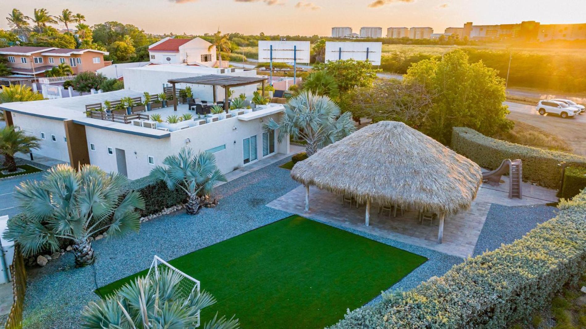 Koyari Modern Condos 9Br 7Ba Sleeps 26 W/ Pool And Roof Deck Палм Бич Экстерьер фото